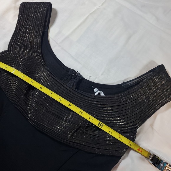 Tadashi Evening Formal Long Dress Black Side Slit Gold Shimmer Neck Detail Sz 6 - Picture 15 of 16